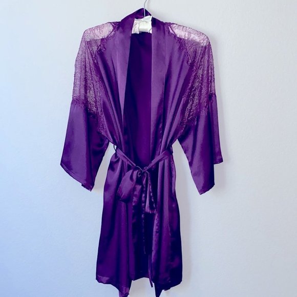 Like New Victoria Secret Xs/Small Robe and S Slip Lace Satin Purple - Picture 6 of 11